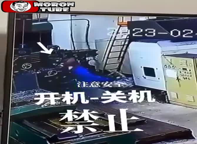 Video :He is sucked in by a machine, which, for some reason, leaves him alive (Warning - disturbing nonetheless)